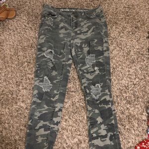 High waisted camo ripped skinny jeans